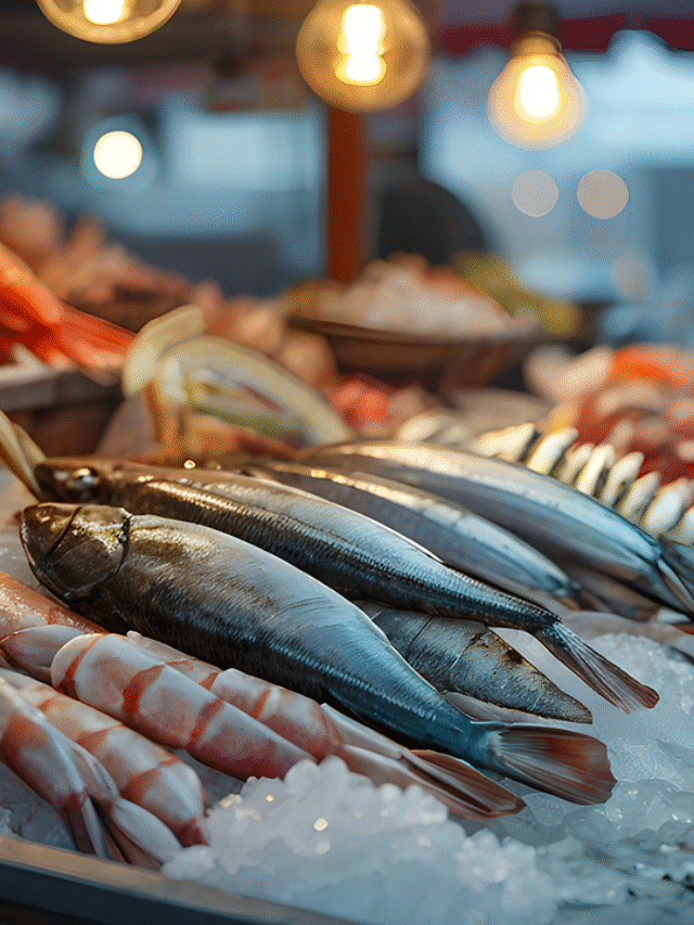 which food can be avoid in monsoon season.?